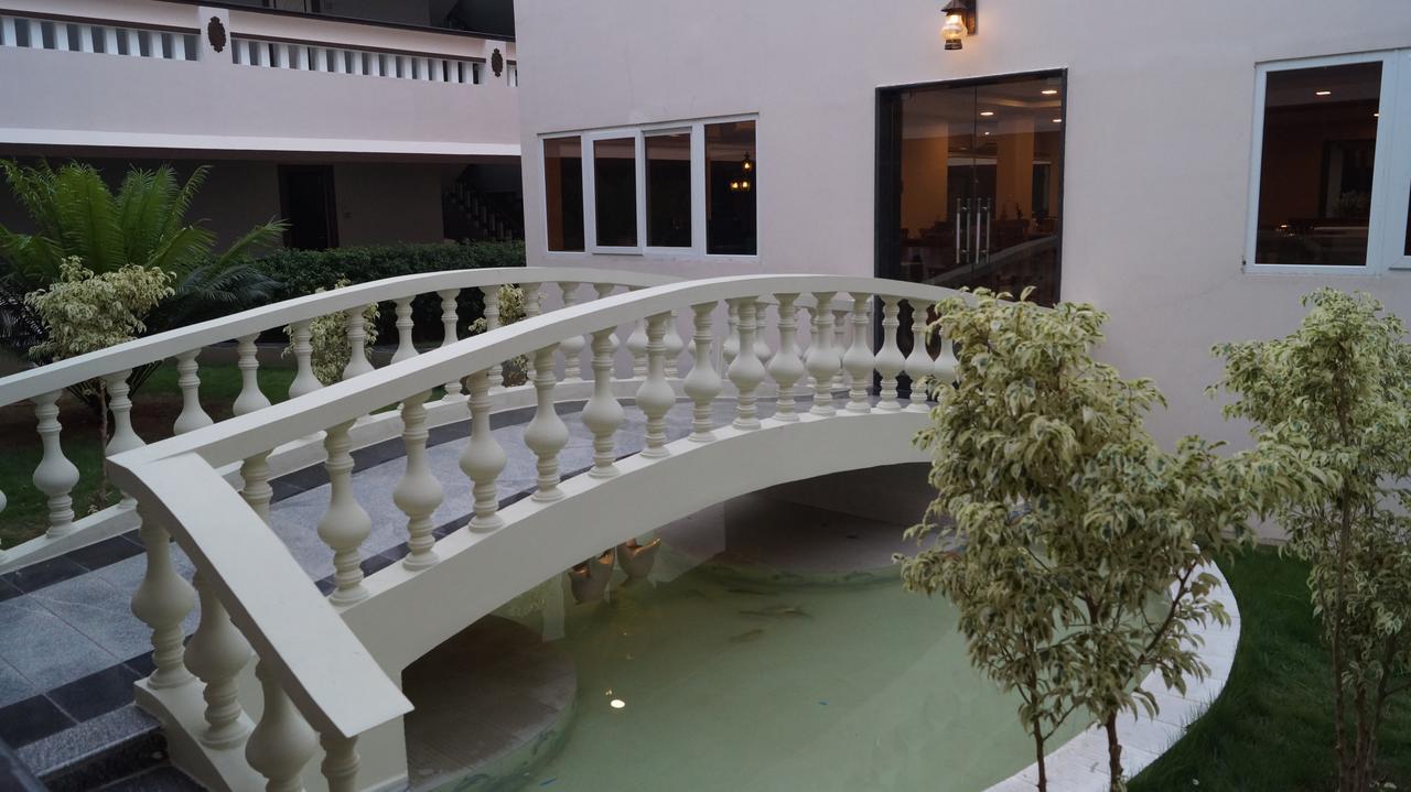 Athena Hotel Tiruvannāmalai Buitenkant foto