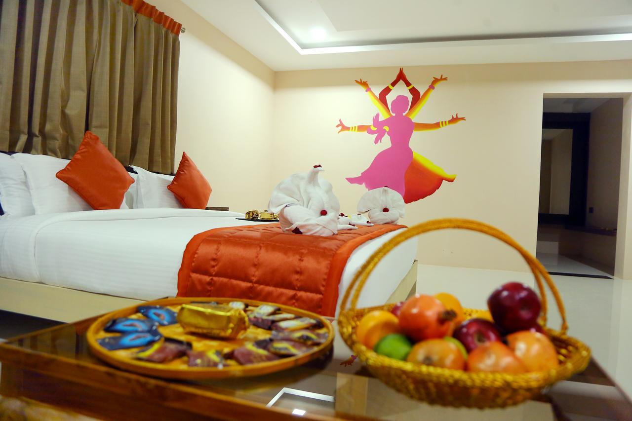 Athena Hotel Tiruvannāmalai Buitenkant foto